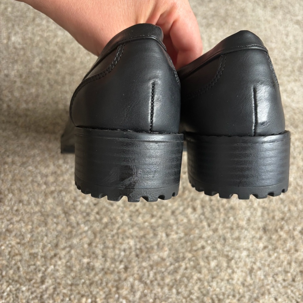 Classic Black Penny Loafers women size 9 - Picture 4 of 7